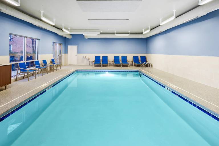 Holiday Inn Express & Suites Chicago North Shore - Niles By IHG — photo 4