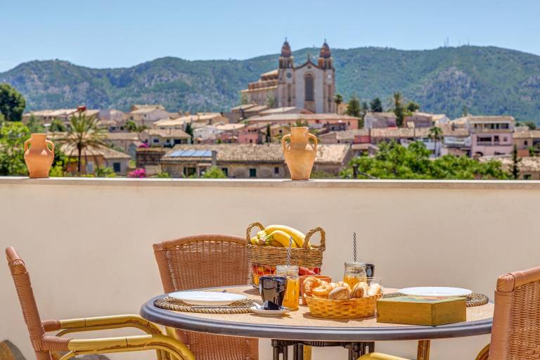 Child-friendly big house with private pool, terrace & grill | Mountain view | Pet-friendly in Calvià