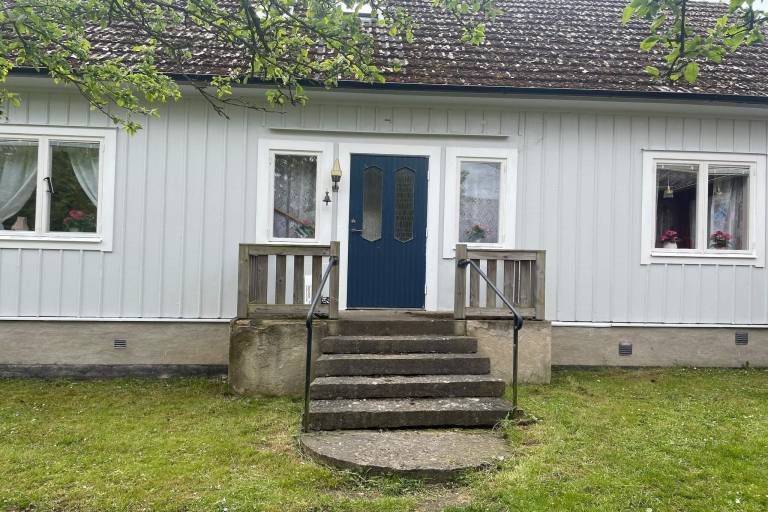 Vacation home with yard & barbecue | Pets allowed in Borgholm