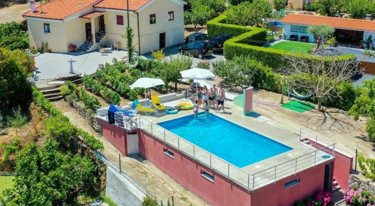 Fully equipped pleasant vacation home with barbecue, garden & private pool | Pets are welcome — photo 4