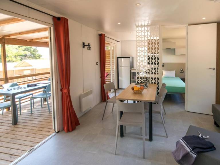 Family-friendly mobile home with terrace, heated pool & grill | Dogs allowed — photo 5
