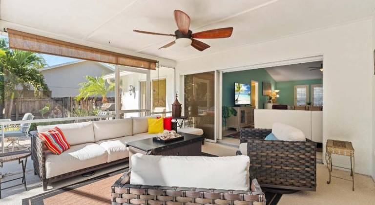 Vacation home with pool | Good for workation | Pets are welcome — photo 2