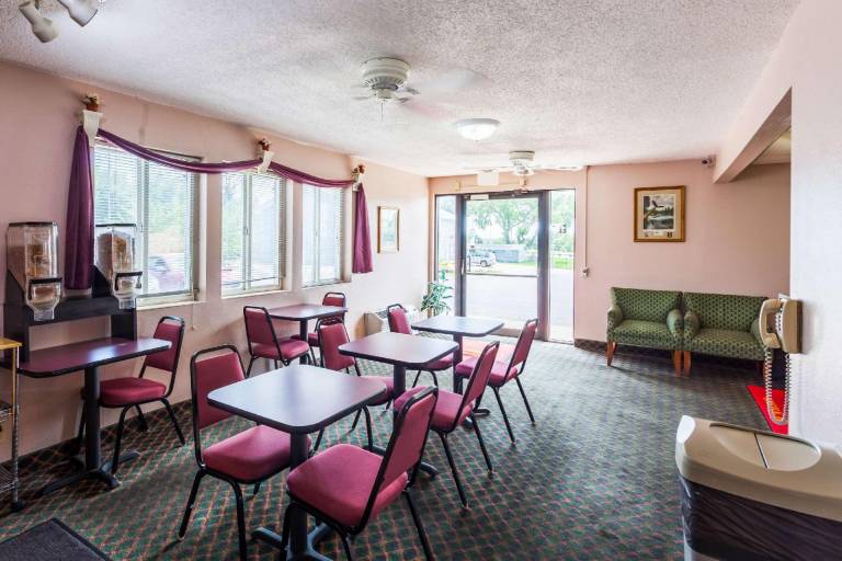 Econo Lodge — photo 2