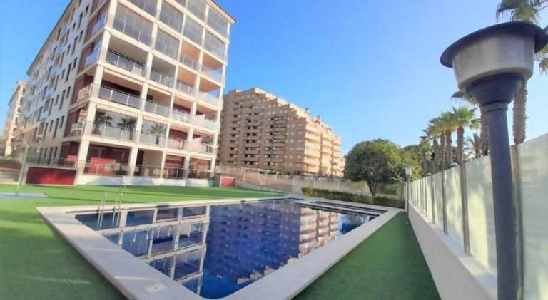 Fully equipped rental apartment with yard, pool & patio | Close to the beach | Pets allowed — photo 5