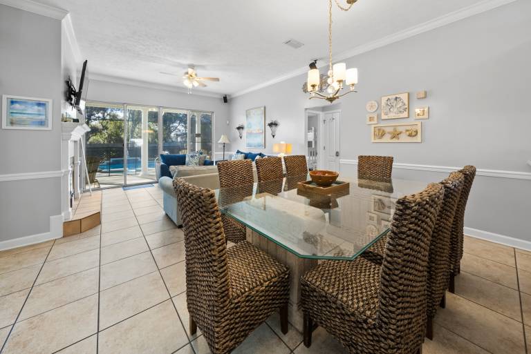 House with barbecue, private pool & yard — photo 3