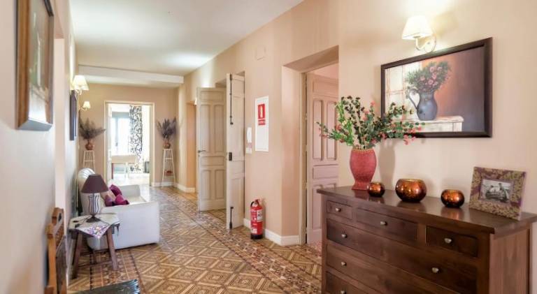 Children-friendly lovely house with pool, terrace & BBQ | Suitable for remote work | Pets are welcome — photo 3