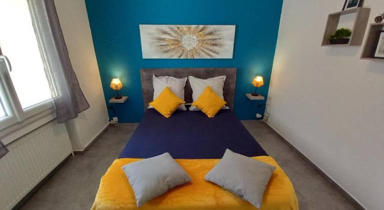 Holiday apartment with 2 rooms for 4 persons in Montélimar