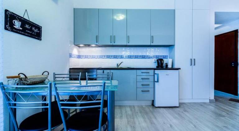 Rental apartment with patio | Perfect for remote work — photo 4