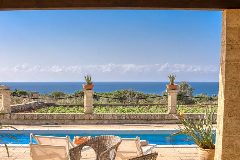 Fully equipped villa with private pool, yard & grill | Water view | Suitable for remote work | Pets allowed — photo 4
