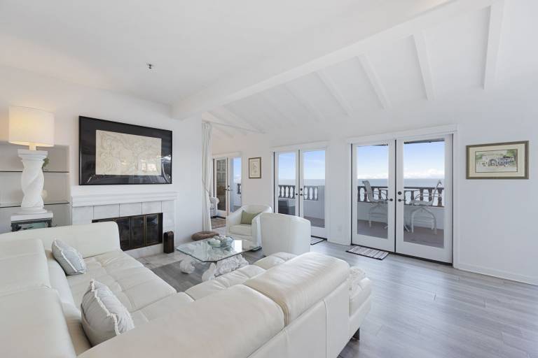 Condo Avalon