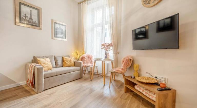 Apartment with 1 room for 4 persons in Lódz