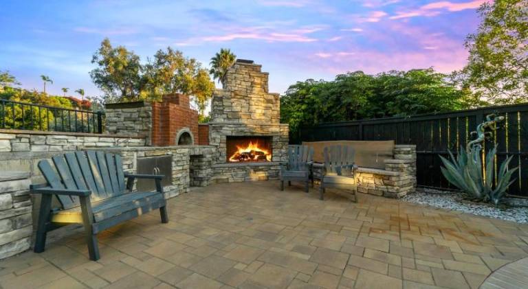 Entire Private Home with 5 Bedrooms 4 Bathrooms 3000 Sq ft Villa, Pool, Hot Tub, Nature, Garage, Win — photo 5