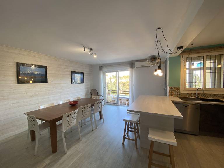 Gite with grill, yard & terrace — photo 3