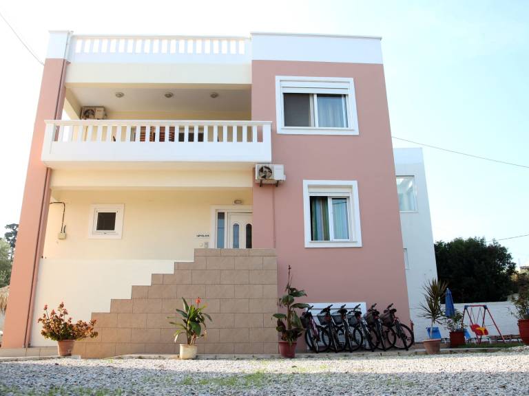 Haus in Maleme mit Au&szlig;enpool