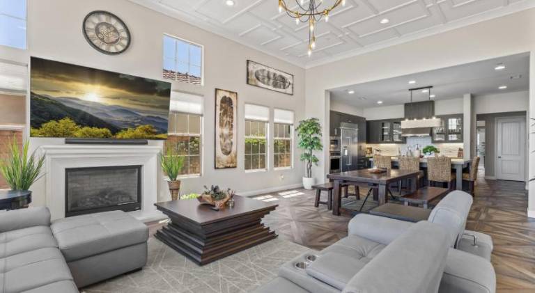 Fully equipped vacation home with garden, hot tub & private pool | Perfect for remote work | Pets allowed in Riverside, CA