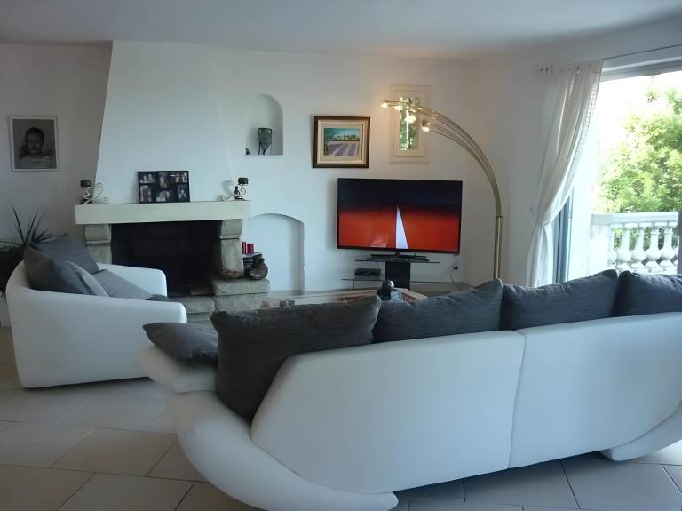 3 Bedrooms Villa near Cannes - Pool & Jacuzzi - Sea View in Mougins
