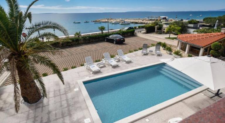 Beachfront Apartments Tolo with Pool in Senj
