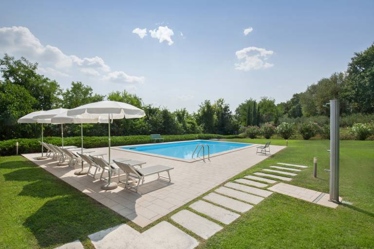 Fully equipped nice villa with barbecue, private pool & patio | Pet-friendly — photo 2