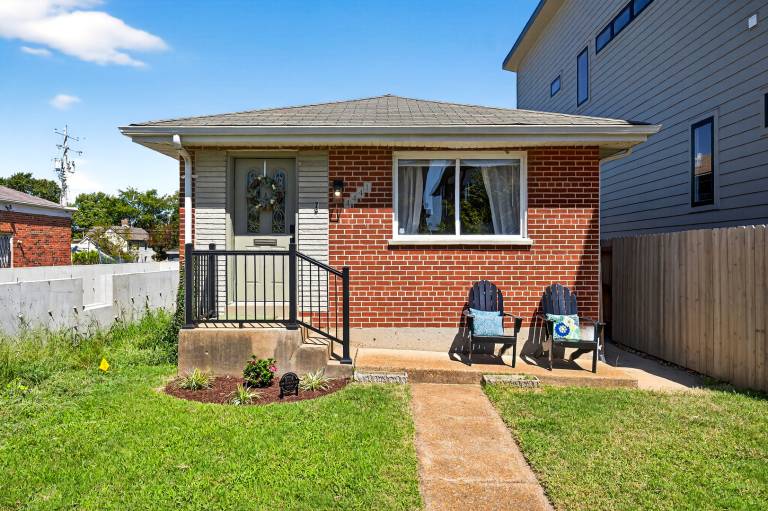 Family-friendly vacation home with yard | Dogs allowed in St. Louis, MO