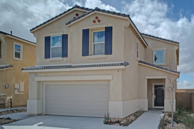 Family-oriented vacation home with yard | Pets are welcome — photo 2