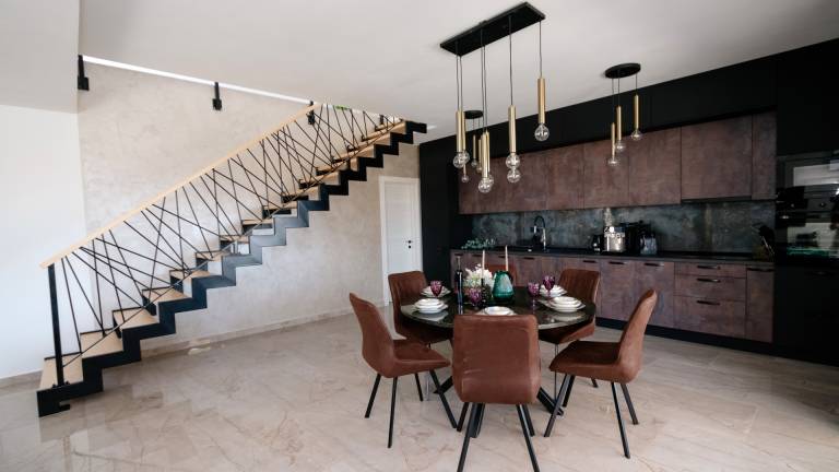 Villa with hot tub, patio & BBQ — photo 4