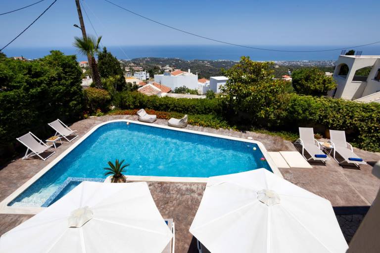 Villa with patio, barbecue & garden | Garden view — photo 3
