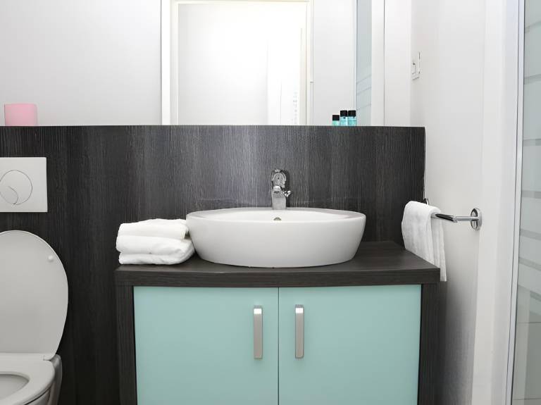Serviced apartment with garden & patio | Good for workation — photo 3
