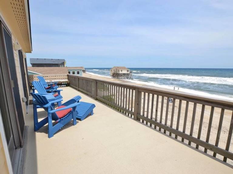This charming beach house is the perfect year-round retreat. — photo 5
