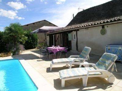Villa with yard, barbeque & private pool | River view — photo 2