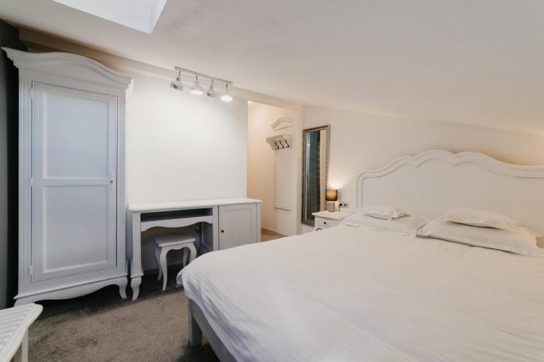 Charming serviced apartment with terrace | Near Cluj-Napoca Tailors' Bastion | Pet-friendly — photo 2