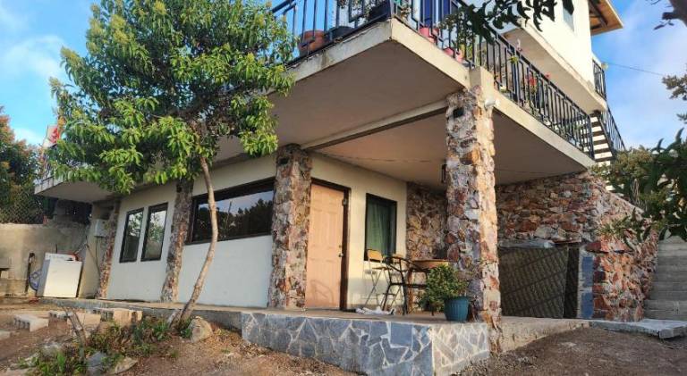 Rental apartment with patio, yard & grill — photo 5