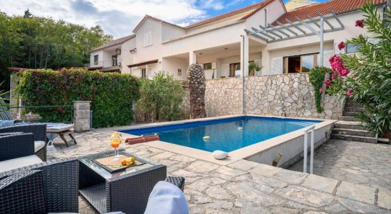 Villa with pool in Jelsa