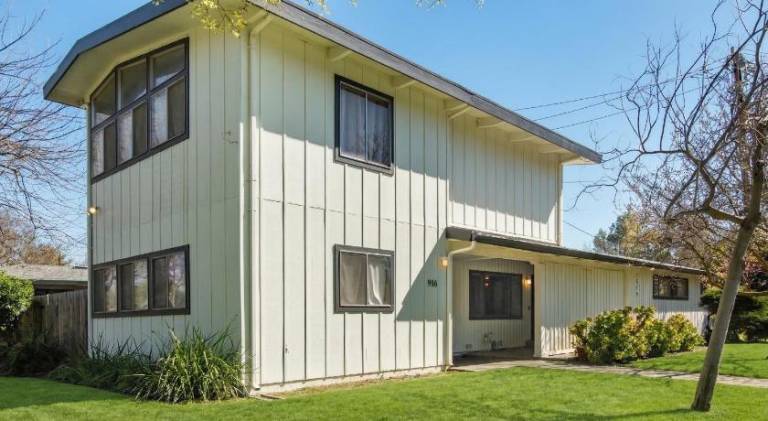 Vacation home with 4 rooms for 9 persons in Davis, CA