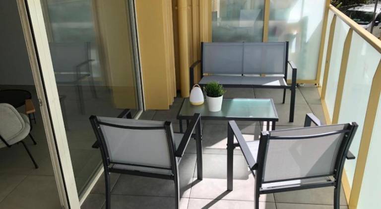 Holiday apartment with patio — photo 5