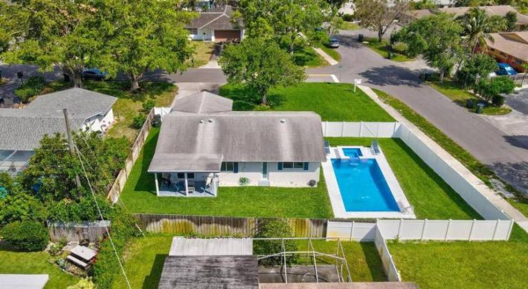 House with jacuzzi & pool | Pet-friendly — photo 5