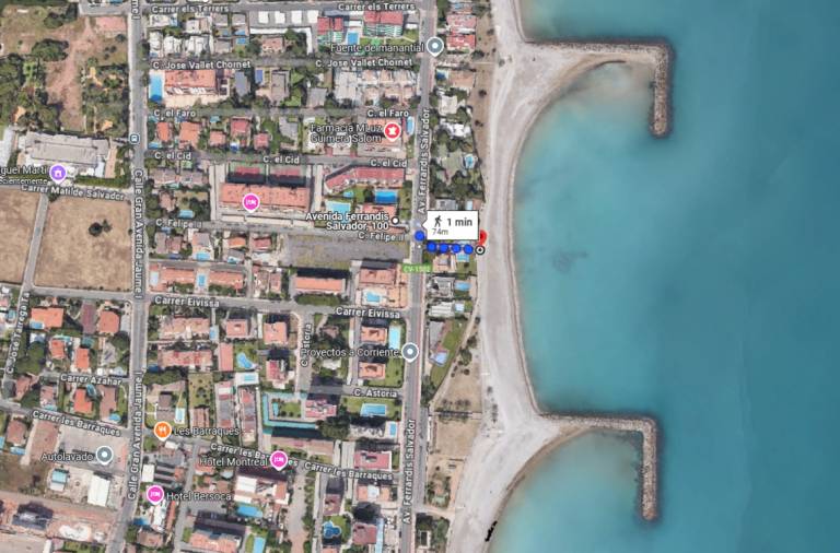 Holiday apartment with yard & pool | City view — photo 4