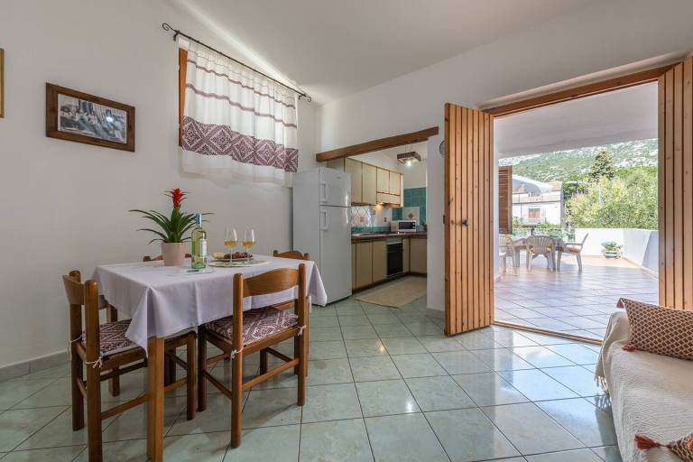 Rental apartment with patio | Beach nearby | Pets allowed — photo 3