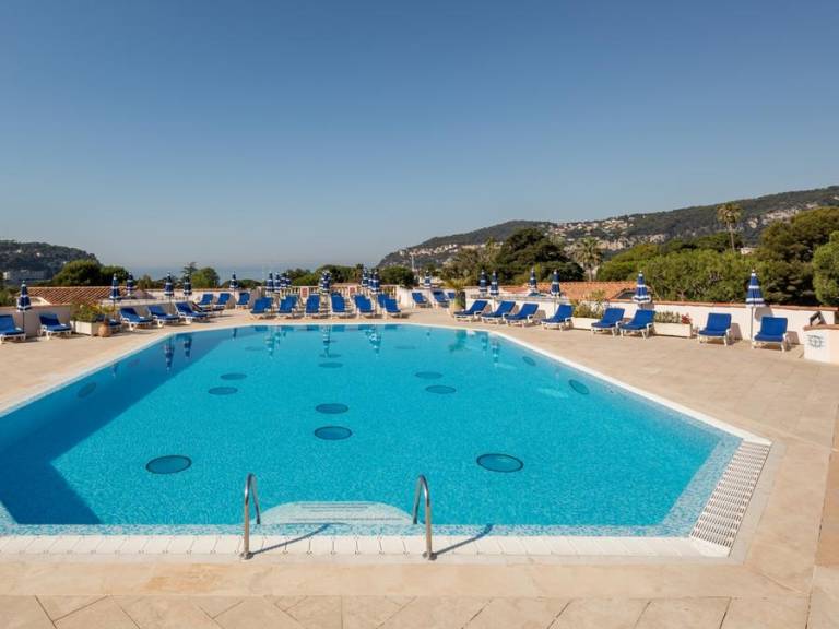 Holiday apartment with pool — photo 3