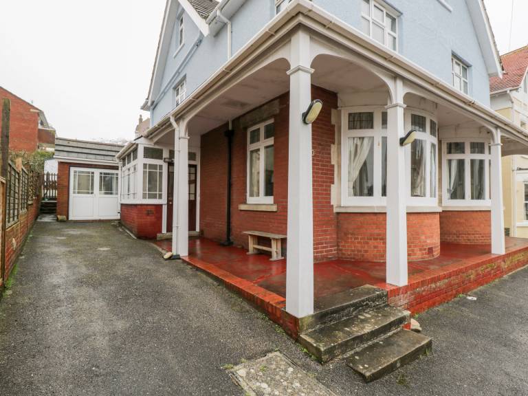Family-oriented charming cottage with garden | Beach view | Beach nearby | Pets are welcome — photo 4