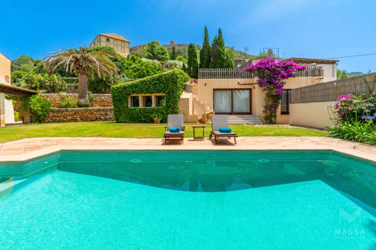 Vacation Home 'Finca Castell' with Balcony, Wi-Fi, and Air Conditioning in Capdepera