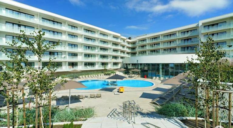 Serviced apartment with pool, garden & jacuzzi — photo 5
