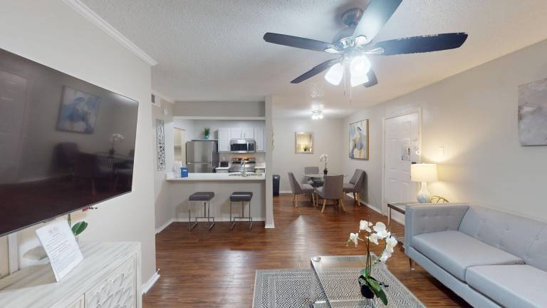 Holiday apartment with pool in Irving, TX