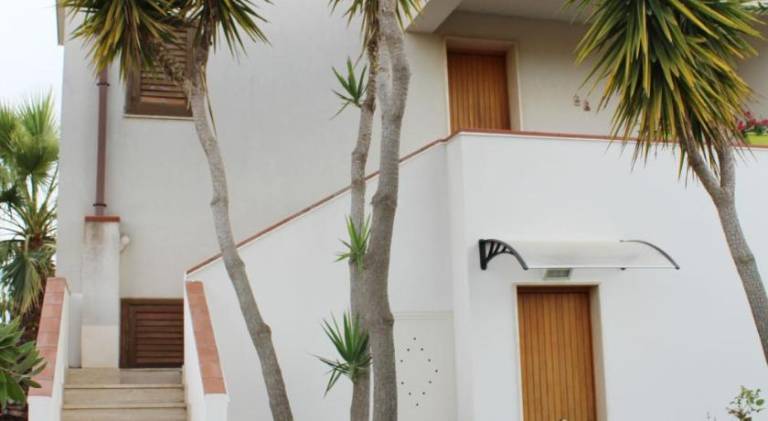 Serviced apartment with patio, barbeque & yard | Beach nearby | Pet-friendly in Sciacca