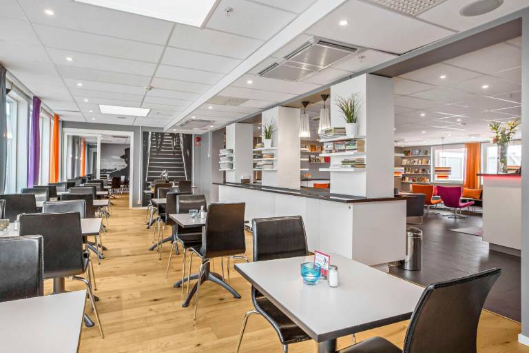 Sure Hotel By Best Western Stockholm Alvsjo — photo 4