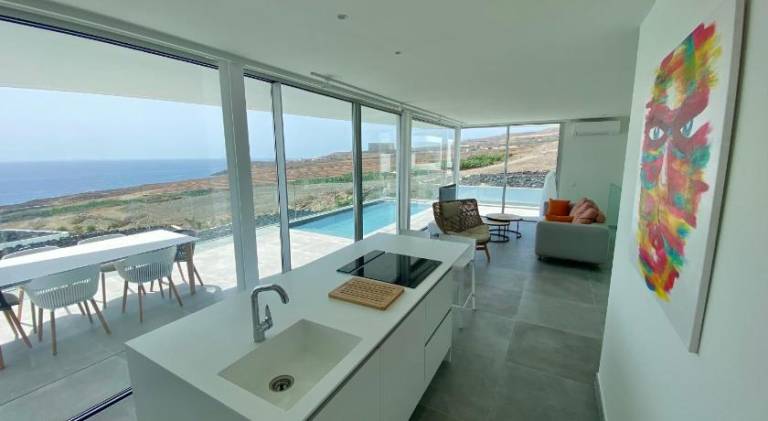 Rocavista - Villa with heated rooftop pool and amazing ocean view in Adeje