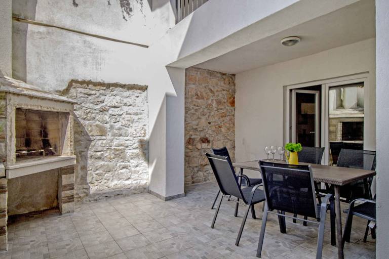 Holiday apartment with grill & terrace — photo 5