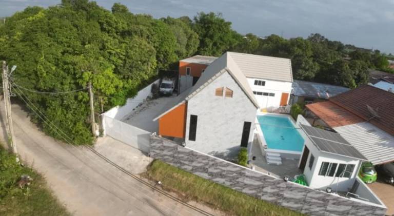 Windy Pool Villa Pattaya Private Entire house in Chonburi