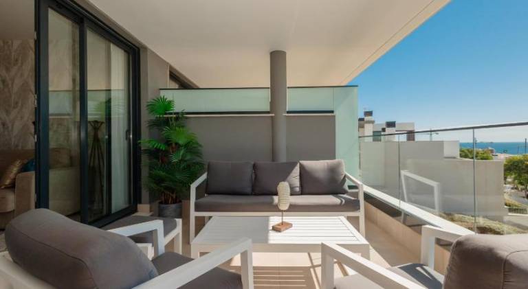 Fully equipped pleasant rental apartment with patio, yard & private pool | Next to the beach | Dogs allowed — photo 4
