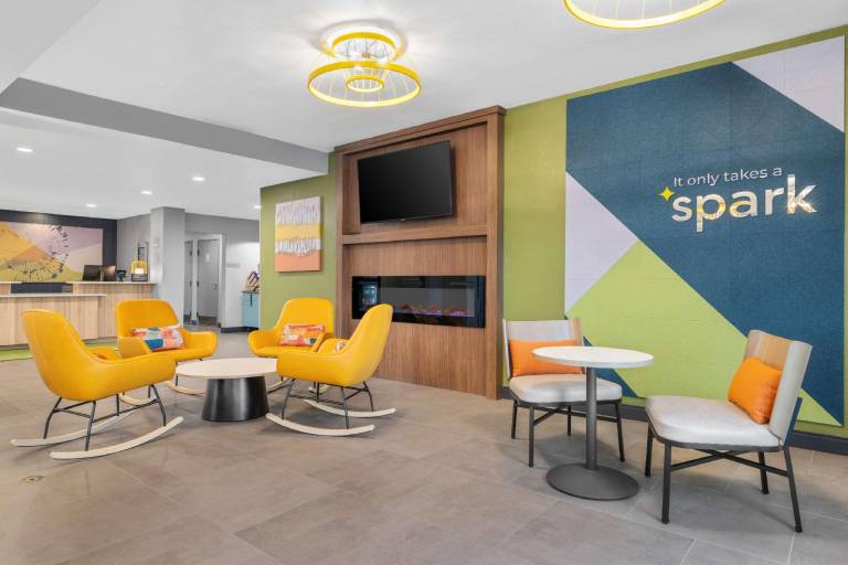 Spark by Hilton Colorado Springs I 25 Central — photo 4