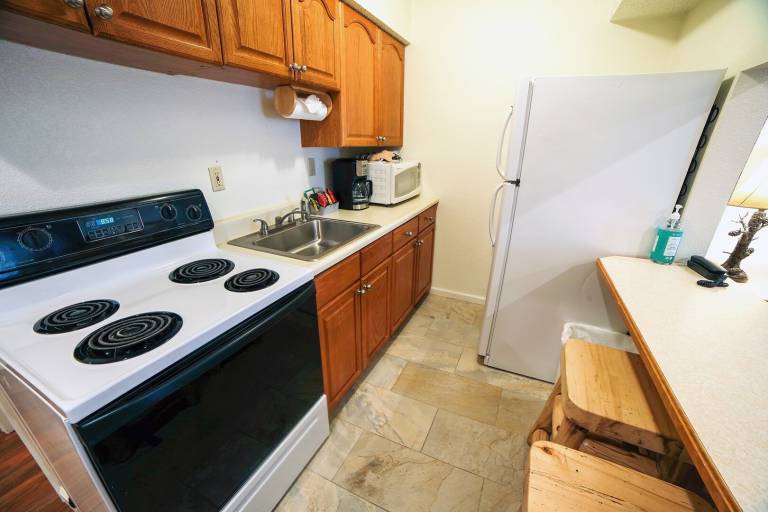Condo with patio & private pool — photo 4